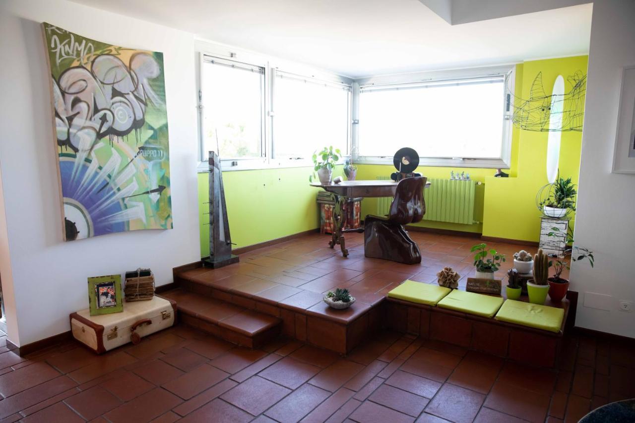 Sound Of Colors - Art Design Apartment Desenzano del Garda Exterior photo