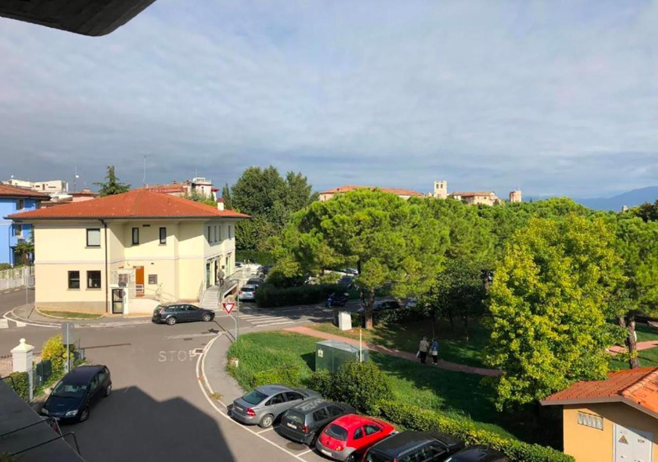 Sound Of Colors - Art Design Apartment Desenzano del Garda Exterior photo